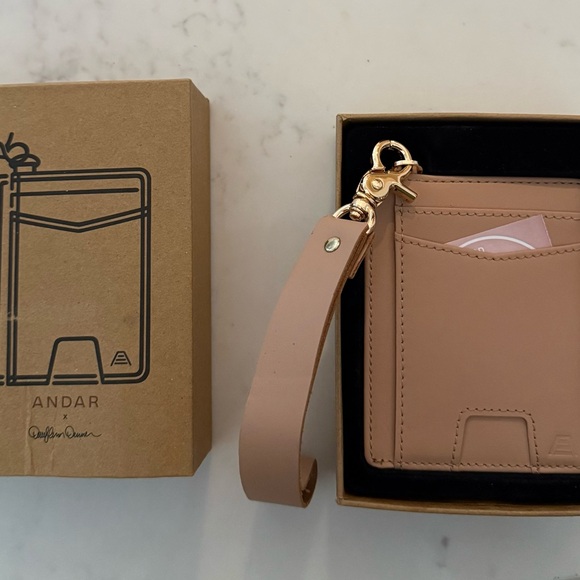 Andar Accessories - Andar Women's Tan Key & Card Holder